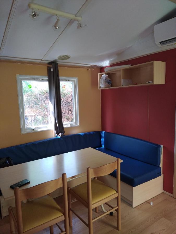 Camping Homair Domaine Des Iscles Mobil-Home Climatise La Roque-d'Antheron Exterior photo