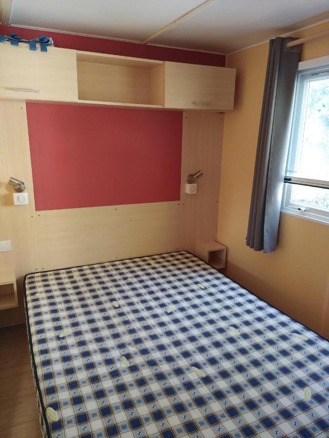Camping Homair Domaine Des Iscles Mobil-Home Climatise La Roque-d'Antheron Exterior photo